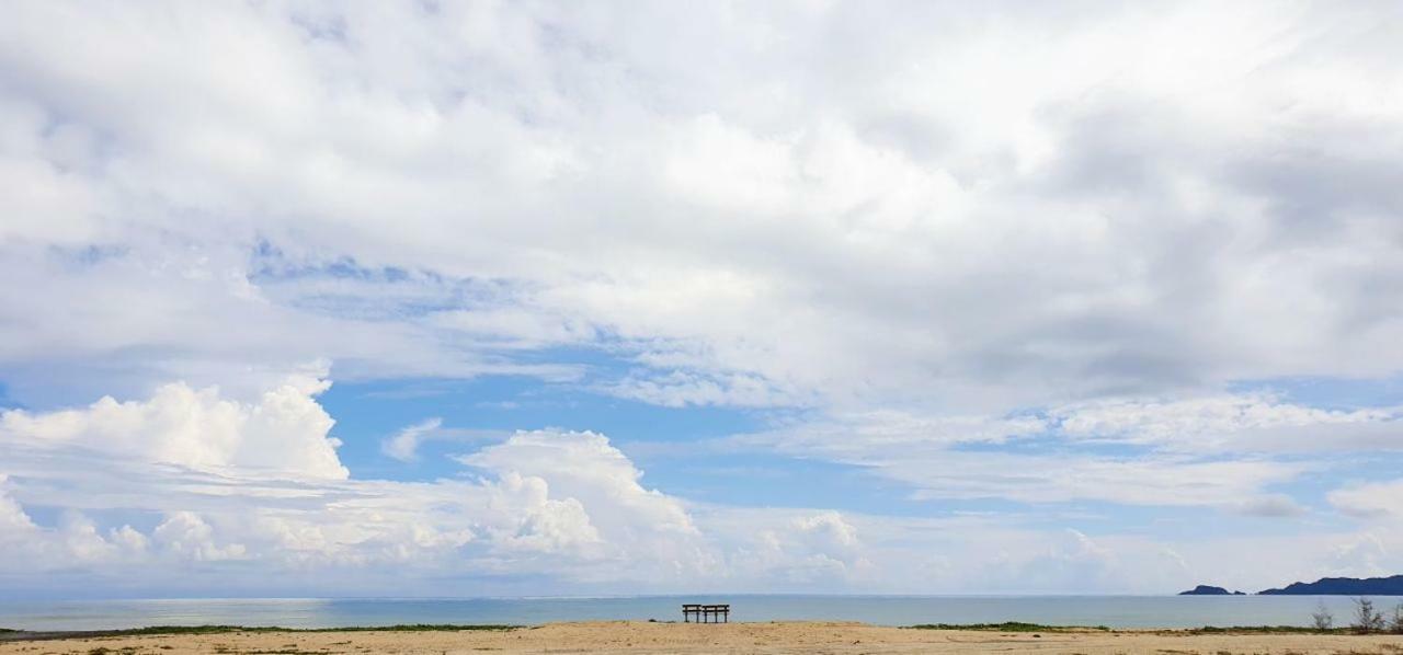 Ombak Deru Lodge Marang Exterior foto